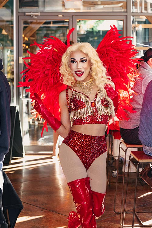 drag queen smiles
